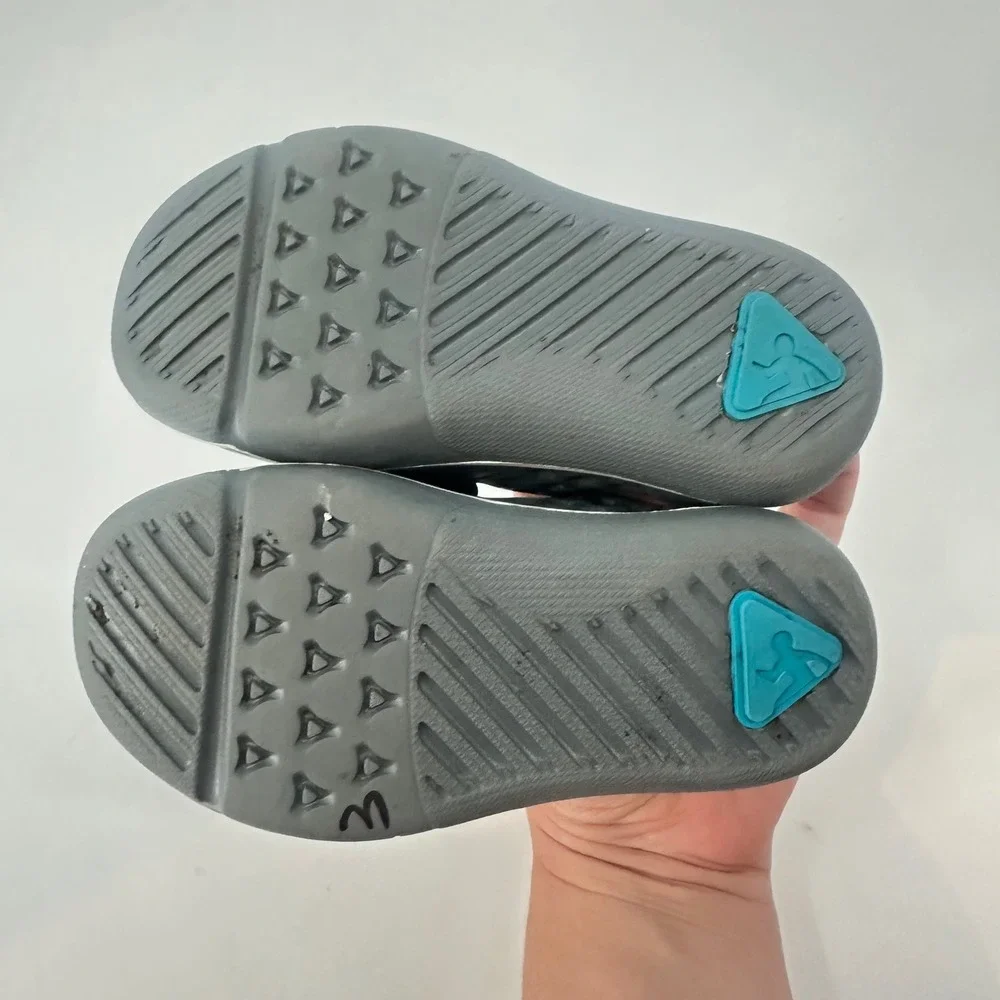 PLAE Water Shoes Sandals Gray Adjustable Strap Kids‎ Size 8